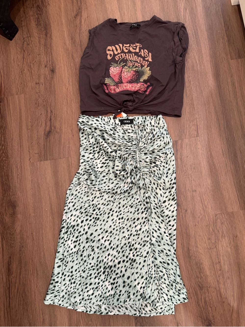 Cider Mint Green and Black Spotted Midi Skirt with crop T-shirt outfit